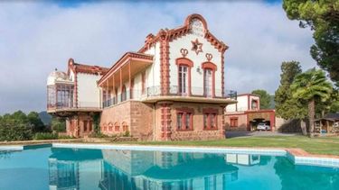 rosalia se compra una mansion en barcelona de 2 millones de euros junto a rauw alejandro