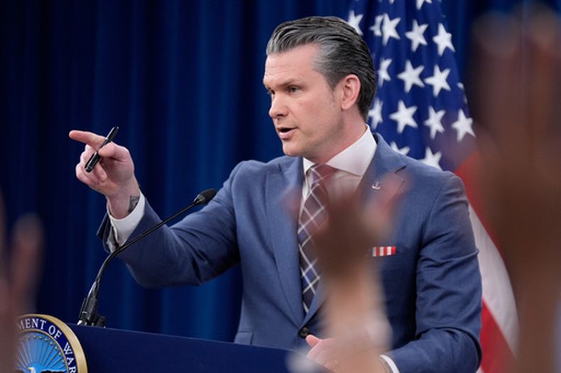 El secretario de Defensa estadounidense Pete Hegseth en conferencia de prensa en el Pentágono en Washington, el 19 de marzo del 2026. (AP foto/Manuel Balce Ceneta)