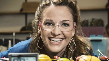 Kate Biberdorf publica libros para enseñar química a niños