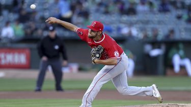 Silseth deslumbra en su debut; Angelinos vencen a Atléticos