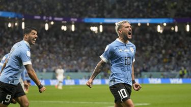 uruguay se reconcilia con el gol, pero se va de qatar