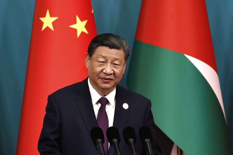 El presidente de China, Xi Jinping, ofrece un discurso en la ceremonia inaugural de la 10ma reunión ministerial del Foro Chino-Árabe de Cooperación de Estados en la casa de huéspedes estatal Diaoyutai en Beijing, el jueves 30 de mayo de 2024. (Tingshu Wang/Pool Photo via AP)