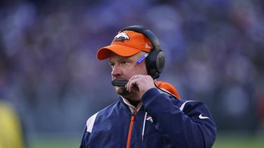 Broncos despiden a entrenador Hackett tras sufrir 11mo revés