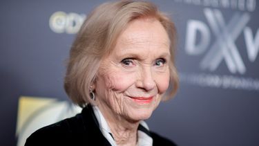 ARCHIVO - La actriz Eva Marie Saint asiste a la 20.ª edición de los premios a la excelencia en diseño de producción del Art Directors Guild en Beverly Hills, California, el 31 de enero de 2016. (Foto Richard Shotwell/Invision/AP, archivo)