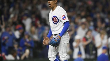 El venezolano Adbert Alzolay, cerrador de los Cachorros de Chicago, celebra el final del duelo ante los Rays de Tampa Bay, el martes 30 de mayo de 2023 (AP Foto/Paul Beaty)