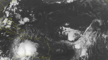 huracan matthew empapa colombia y va hacia jamaica y haiti