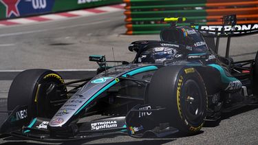 Andrea Kimi Antonelli al volante de su Mercedes durante la primera práctica del Gran Premio de Mónaco, el viernes 5 de junio de 2026. (AP Foto/Fatima Shbair)