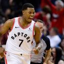 ARCHIVO - Foto del 22 de octubre del 2019, el base de los Raptors de Toronto Kyle Lowry celebra su triple en el tiempo extra ante los Pelicans de Nueva Orleans. (Frank Gunn/The Canadian Press via AP, Archivo)