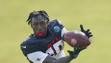 NFL suspende a Ridley por apostar en juegos de la liga