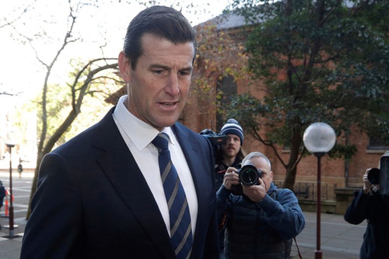 ARCHIVO - Ben Roberts-Smith llega a la Corte Federal en Sydney, Australia, el 9 de junio de 2021. (AP Foto/Rick Rycroft, Archivo)