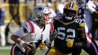 Quarterback Zappe entrena extra ante posible titularidad