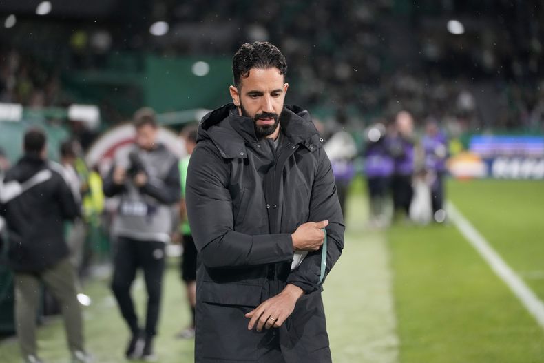 El técnico del Sporting Lisboa Ruben Amorim previo al partido contra Estrela da Amadora por la liga de Portugal, el viernes 1 de noviembre de 2024. (AP Foto/Armando Franca)