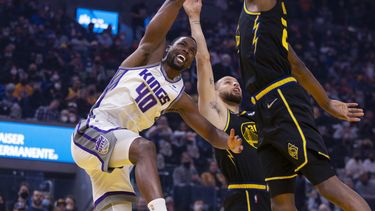Klay Thompson deslumbra, Warriors superan a Kings 126-114