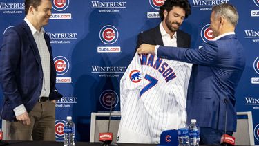 Cachorros y Swanson oficializan acuerdo por 177 millones