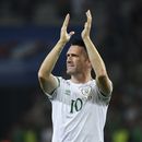 El jugador irlandés Robbie Keane al final del partido contra Italia en la Eurocopa, el 22 de juniod e 2016 en Lille, Francia. Keane ha sido nombrado como técnico del Maccabi de Tel Aviv. (AP Foto/Geert Vanden Wijngaert)