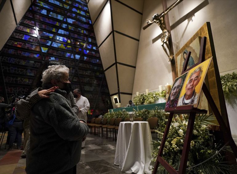 Indignación tras asesinato de jesuitas al norte de México