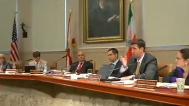 americateve | A las ocho de la mañana de hoy se hizo efectiva la renuncia del jefe de policía de Coral Gables.