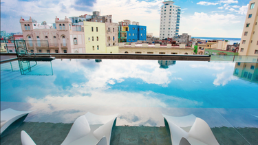 dos habanas: hoteles de lujo y solares