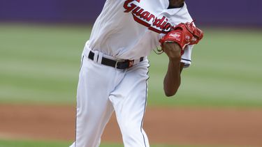 McKenize lanza 8 entradas y Guardianes supera a Astros