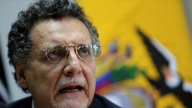 la justicia ecuatoriana dicto la prision preventiva al contralor del estado por un caso de corrupcion
