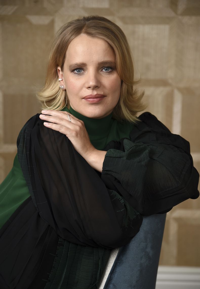 joanna-kulig-brilla-como-una-estrella-en-cold-war