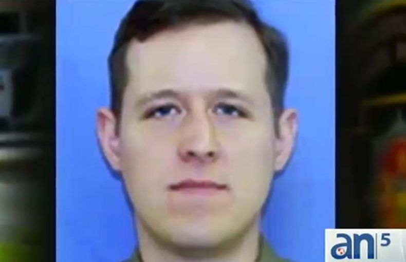 La policía de Pensilvania cree que le ha cerrado el cerco a un hombre que emboscó y mató a dos policías de carretera hace diez días.