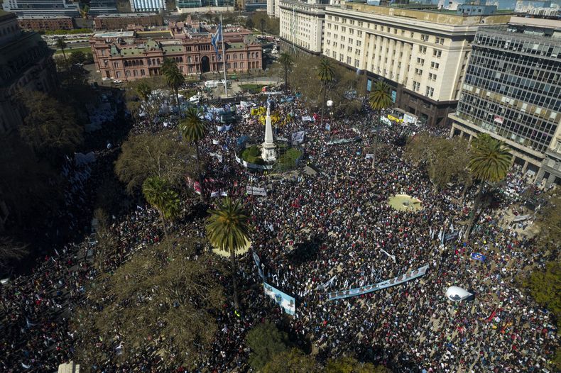 AMS-GEN ARGENTINA-VICEPRESIDENTA ATENTADO