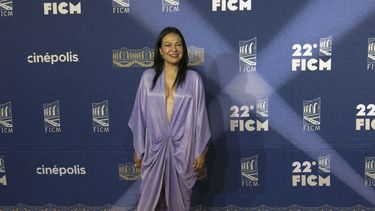 La actriz Giovanna Zacarías llega a la alfombra roja de la película Pedro Páramo en el Festival Internacional de Cine de Morelia, el sábado 19 de octubre de 2024, en Morelia, México. (Foto AP/Berenice Bautista)