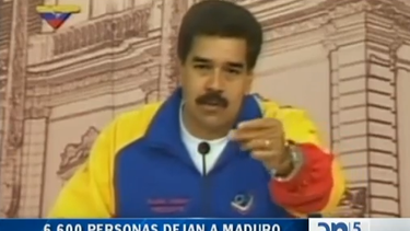 americateve | Nicolás maduro esta furioso pero no por la crisis económica que agobia a los venezolanos. El motivo es que dejaron de seguirlo casi siete mil personas en su cuenta de twitter lo que provoco que saliera a denunciar un ataque en su contra.