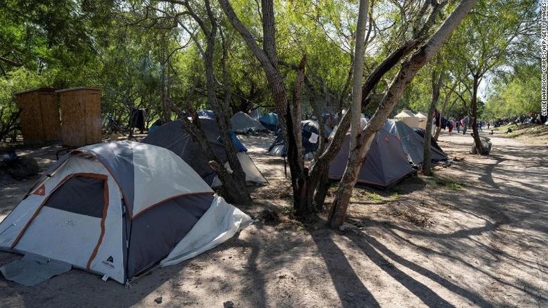 210127171917-migrant-tents-mexico-file-exlarge-169.jpg