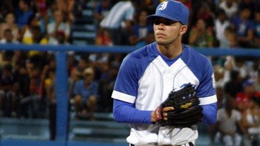 otro prospecto del beisbol habria abandonado la isla