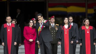 Venezuela: Maduro amenaza con lucha armada si intentan golpe