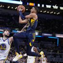 Pacers superan a los Warriors; Curry se lesiona