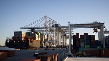 Déficit comercial de EEUU disminuye por 2do mes consecutivo