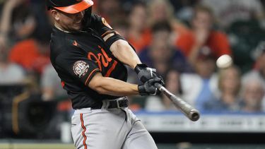 Bradish lanza gema y Orioles se imponen sobre Astros