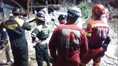 un herido y un desaparecido en otro derrumbe de la antigua vocacional de santiago de cuba
