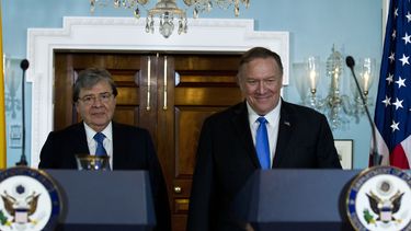 EEUU y Colombia hablan de erradicación de cultivos de coca