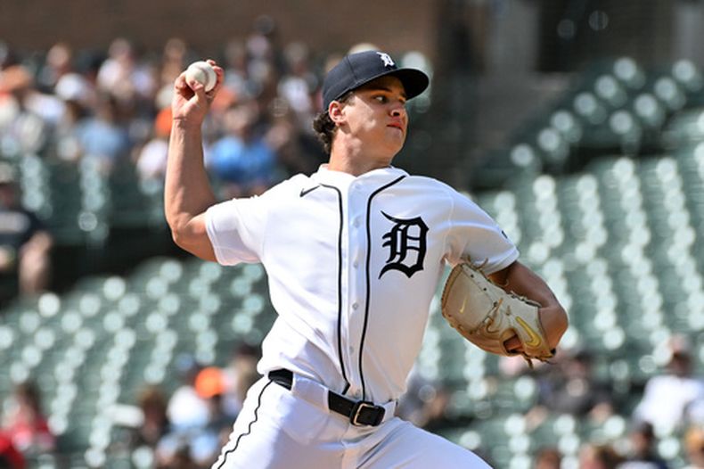 El abridor de los Tigres de Detroit Jackson Jobe lanza en la primera entrada de los Rockies de Colorado el domingo 13 de septiembre del 2026. (AP Foto/Jose Juarez)