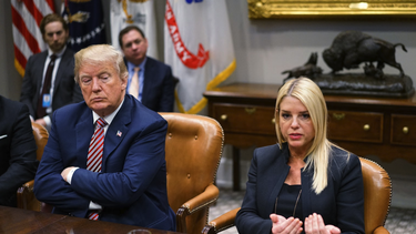 departamento de justicia despide a funcionarios vinculados a procesos contra trump