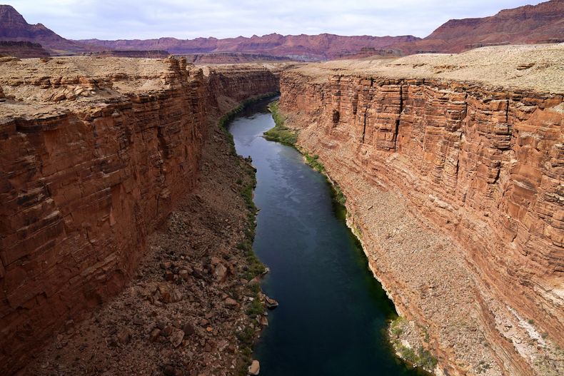 ARCHIVO - Esta fotografía muestra el río Colorado en su cuenca alta, el 29 de mayo 2021, en Lees Ferry, Arizona. (Foto AP/ Ross D. Franklin, Archivo)