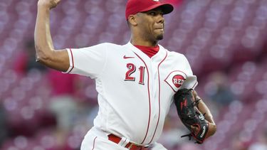Rojos evitan la 100ma derrota superando 3-1 a Cachorros