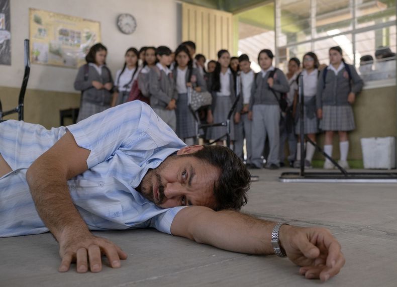 En esta imagen proporcionada por Participant/Pantelion Films, Eugenio Derbez en una escena de Radical. (Participant/Pantelion vía AP)