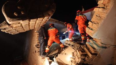 continuan las tareas de rescate en noroeste de china tras terremoto que dejo 127 muertos