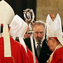 Carta al Papa: "Obispos cómplices de la opresión comunista"