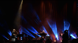 pablo milanes canta en la habana bajo vigilancia de la seguridad del estado