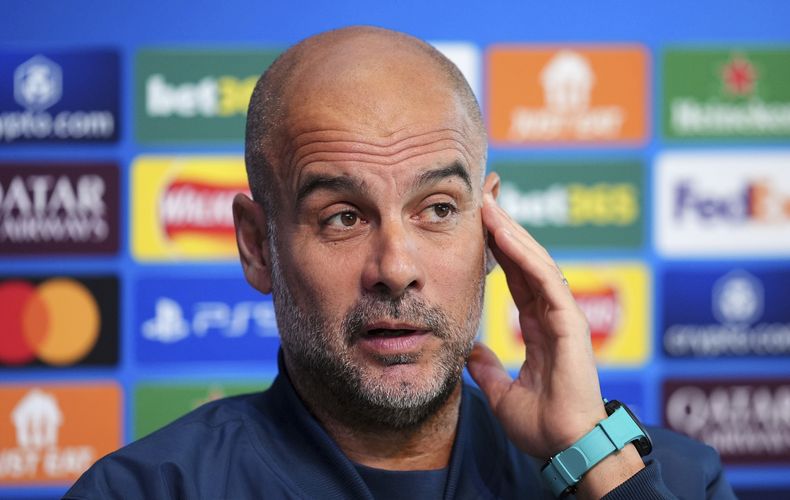 El técnico del Manchester City Pep Guardiola asiste a la conferencia de prensa del equipo en el City Football Academy el martes 17 de septiembre del 2024. (Martin Rickett/PA via AP)