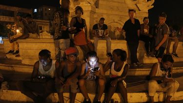 red wi-fi publica, nuevo servicio que atrae a los cubanos