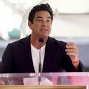 ARCHIVO - Dean Cain habla durante una ceremonia en honor a Mehmet Oz con una estrella en el Paseo de la Fama de Hollywood en Los Ángeles el 11 de febrero de 2022. (Foto AP/Chris Pizzello, archivo)