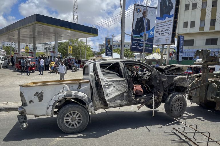 Policía: 4 muertos en explosión en Somalia antes de votación