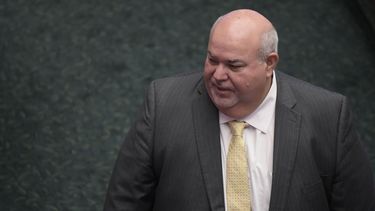 Presidente de la Cámara denuncia actitud déspota de la junta